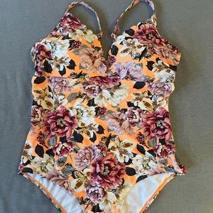 Torrid Floral One Piece Swimsuit Size 2♥️